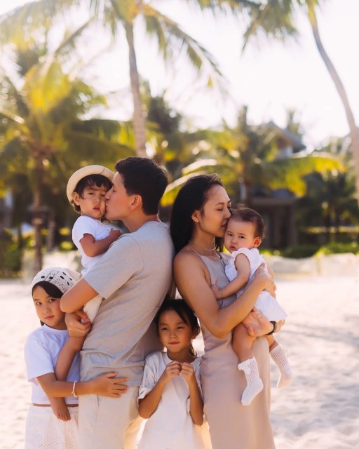 In a place where time slows and every moment is gently savored, family becomes the heart of every experience. Celebrate International Family Day surrounded by sunlit shores, shared laughter, and the kind of memories that linger long after the journey ends.
----
Nơi thời gian như chậm lại để từng khoảnh khắc được nâng niu, gia đình trở thành trung tâm của mọi trải nghiệm. Nhân ngày Quốc tế Gia đình, cùng nhau tận hưởng ánh nắng, tiếng cười và những ký ức còn đọng lại sau những chuyến đi.
----
Discover more: phuquoc.newworldhotels.com
#NewWorldPhuQuocResort #NewWorldHotels