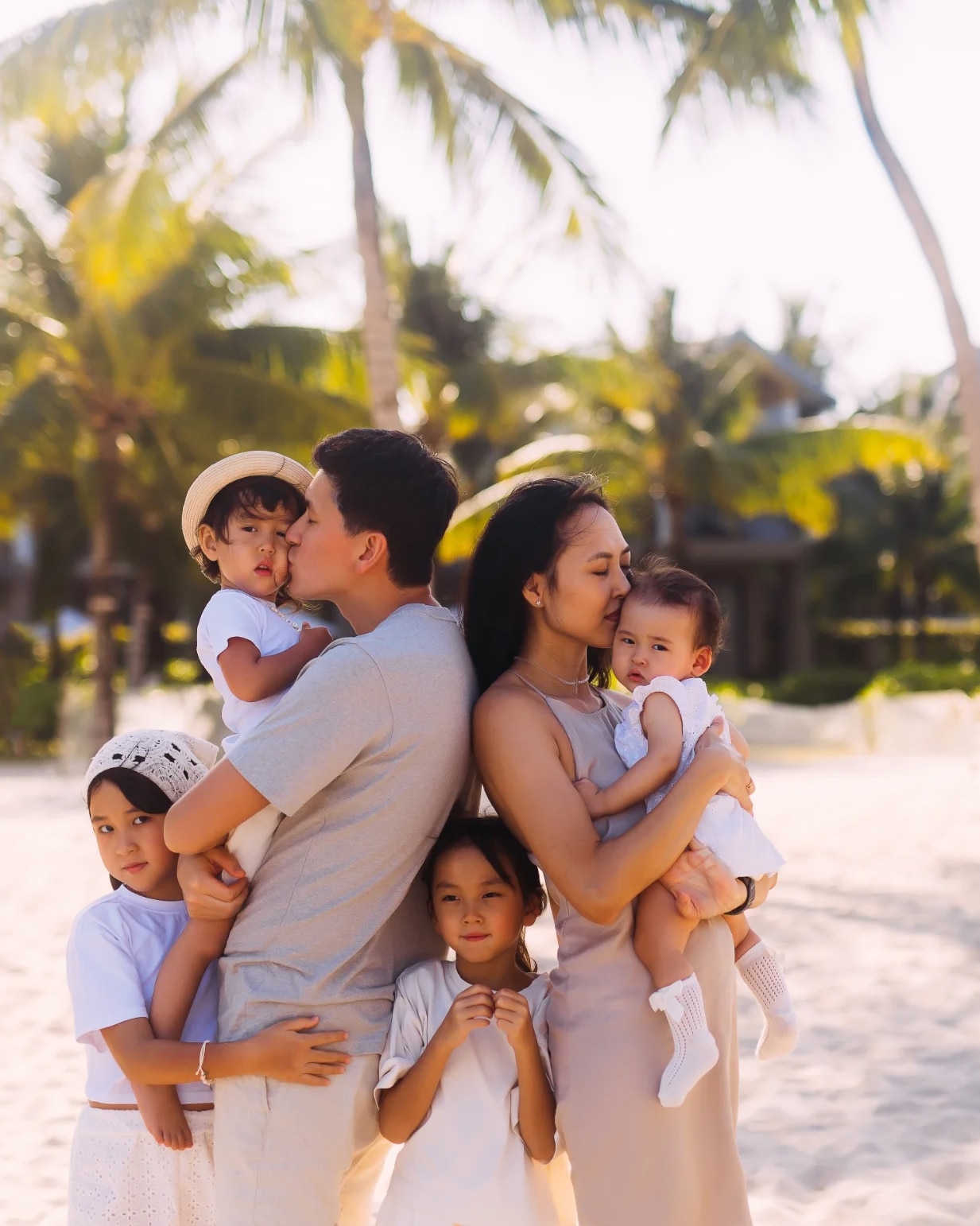In a place where time slows and every moment is gently savored, family becomes the heart of every experience. Celebrate International Family Day surrounded by sunlit shores, shared laughter, and the kind of memories that linger long after the journey ends.
----
Nơi thời gian như chậm lại để từng khoảnh khắc được nâng niu, gia đình trở thành trung tâm của mọi trải nghiệm. Nhân ngày Quốc tế Gia đình, cùng nhau tận hưởng ánh nắng, tiếng cười và những ký ức còn đọng lại sau những chuyến đi.
----
Discover more: phuquoc.newworldhotels.com
#NewWorldPhuQuocResort #NewWorldHotels